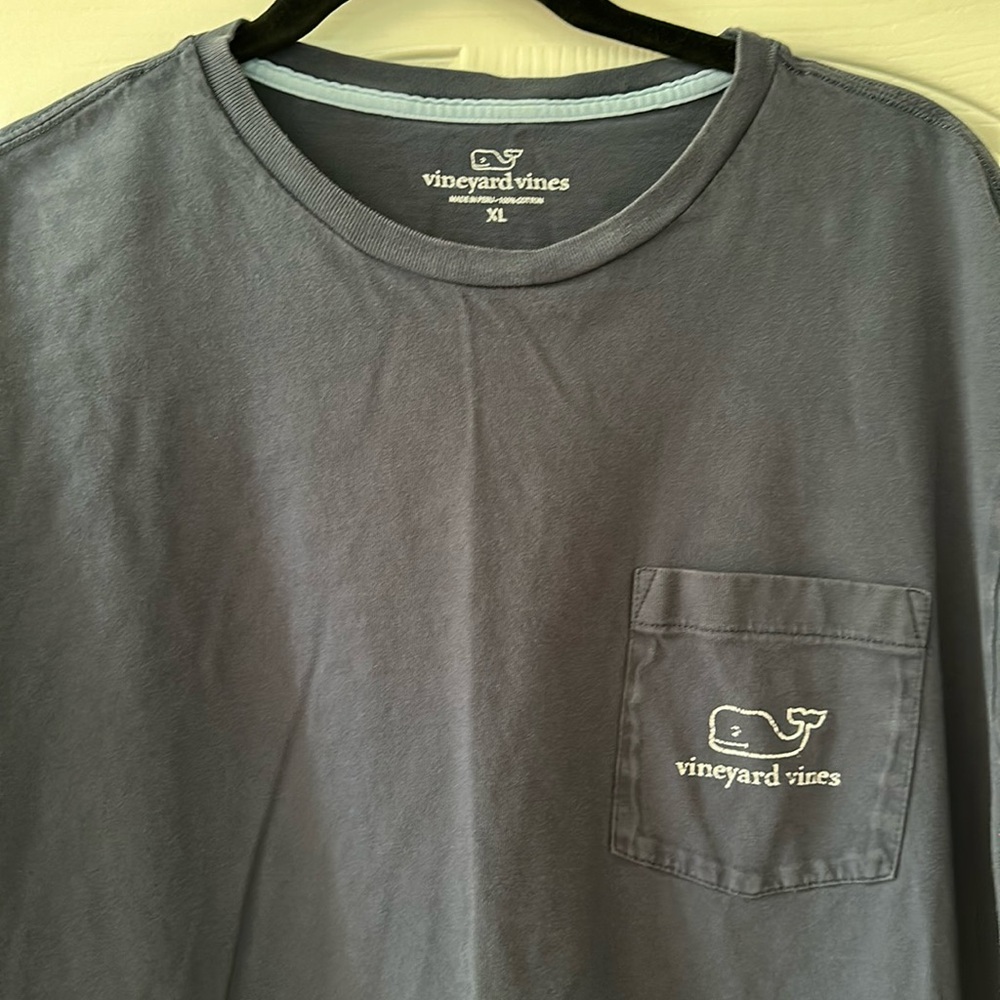 XL Vineyard Vines T-Shirt